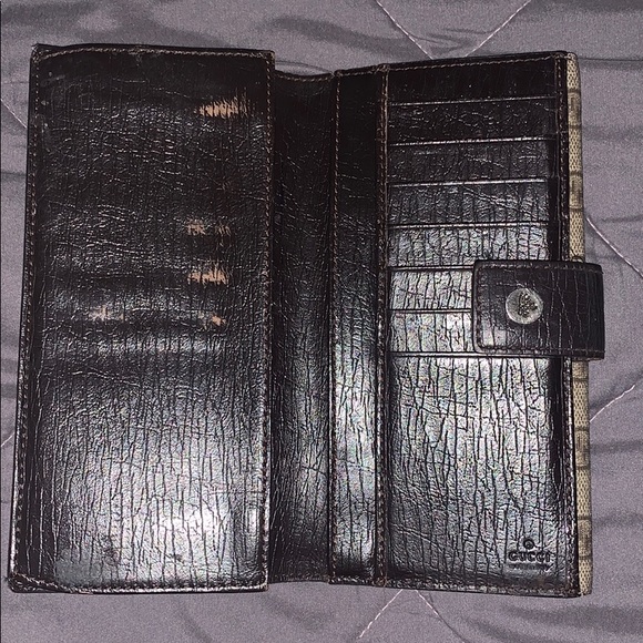 Gucci Brown Monogram Wallet - Picture 3 of 5